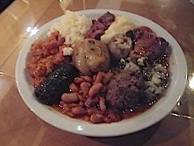 豆や野菜の煮物料理